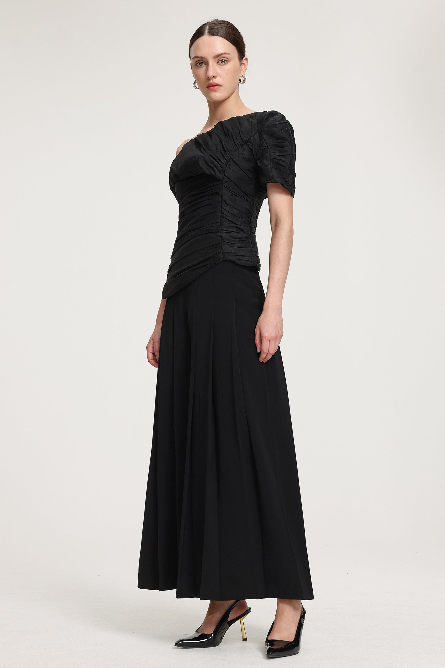 Top: Ruched One - Shoulder Taffeta Top£»Pants: Pleated Wide-Leg Trousers	