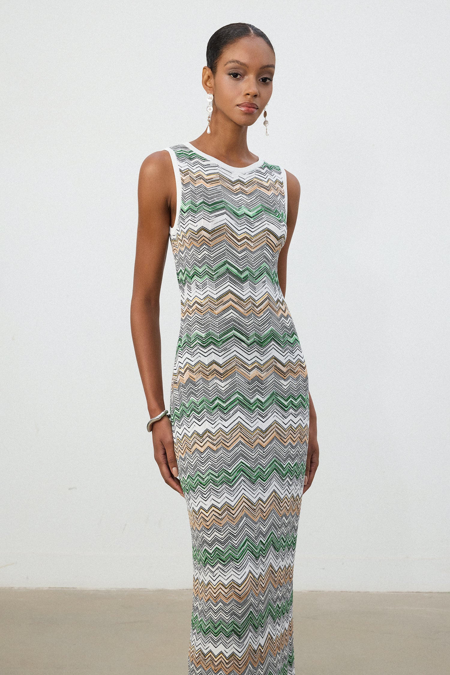 Earthy Chevron Knit Sleeveless Maxi Dress	