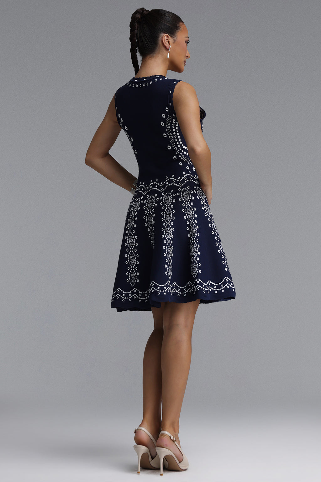 Sinai Elegant Cinched Round Neck Sleeveless Jacquard Knit Mini Dress	