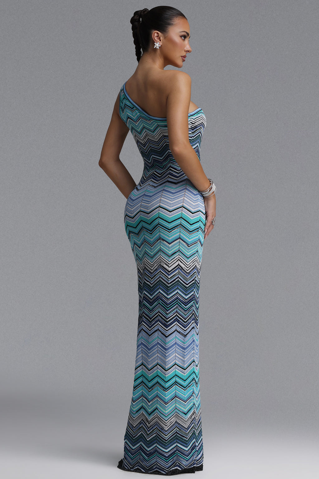 Raisin Resort Contour Chevron Print Knit Maxi Dress	