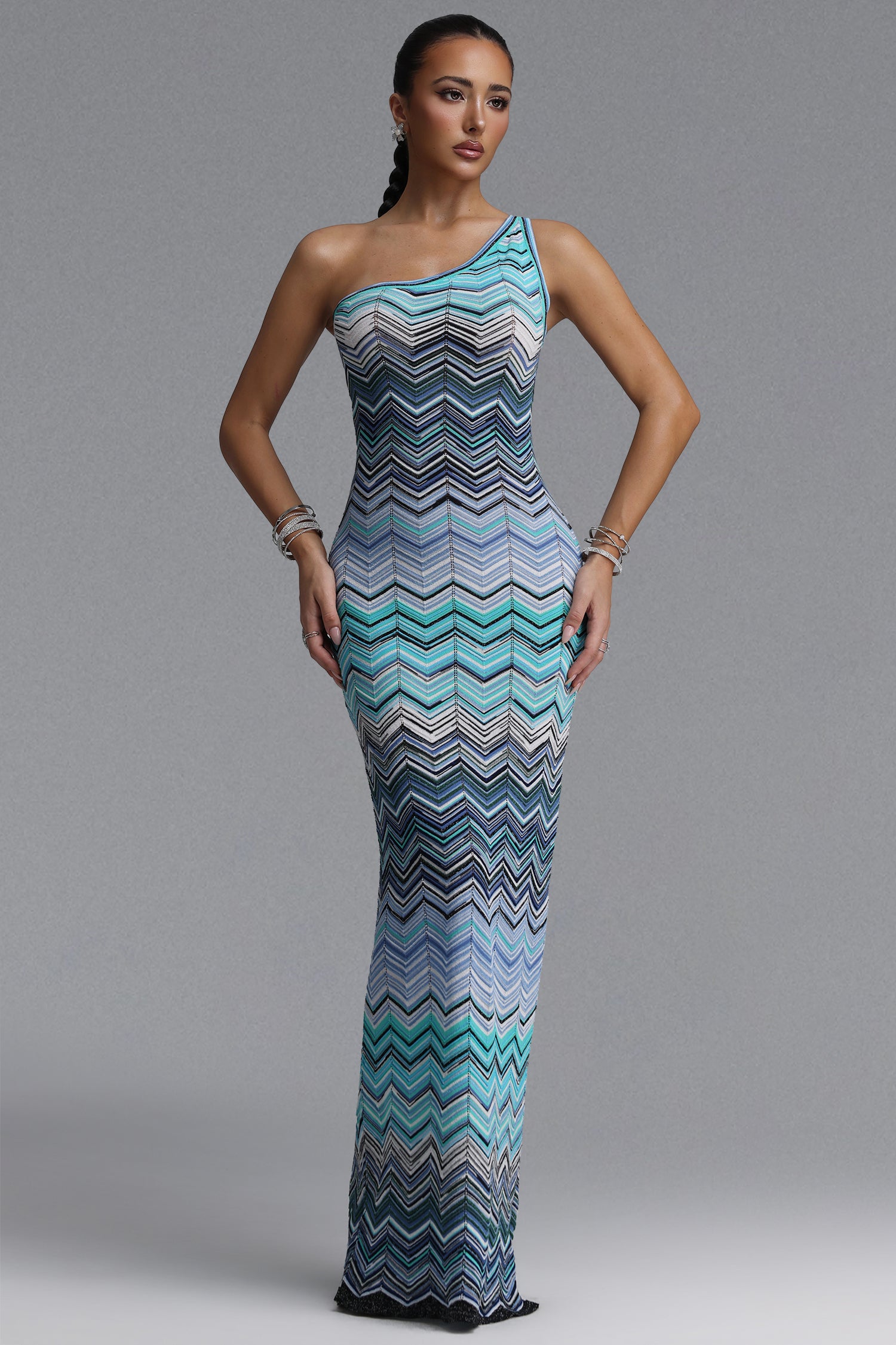 Raisin Resort Contour Chevron Print Knit Maxi Dress	